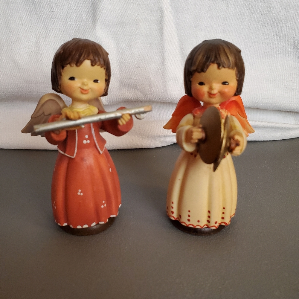 Vintage hand crafted and hand painted wooden Anri figurines